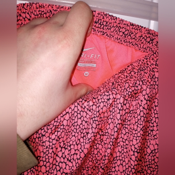 Nike Red Size M Dry Fit Shorts - Picture 4 of 5